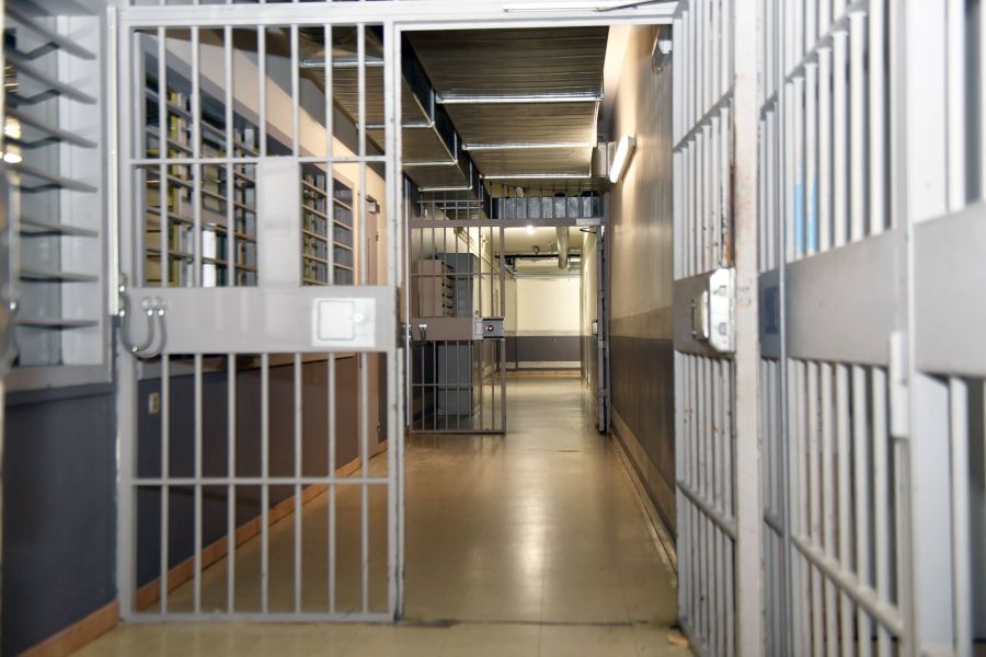 Allemagne : un néonazi change de sexe pour purger sa peine en prison pour femmes et provoque un scandale national