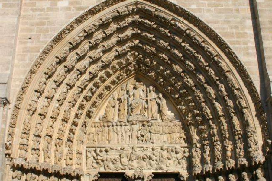 « Seuls, nous ne pourrons pas le faire » : à Bazas, le triple portail gothique de la cathédrale doit être consolidé de toute urgence - Exception Administrative et Appel à l'Aide pour un Monument UNESCO