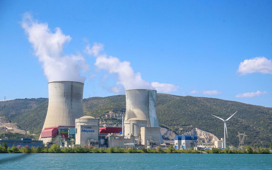 Canicule : EDF annonce des baisses de production nucléaire, vigilance orange sur 16 départements