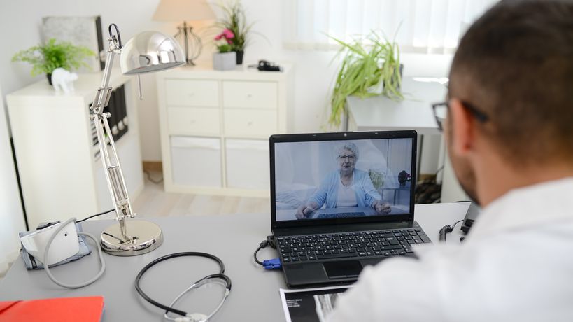 La Télémédecine assistée par IA : Un remède durable aux déserts médicaux français ?