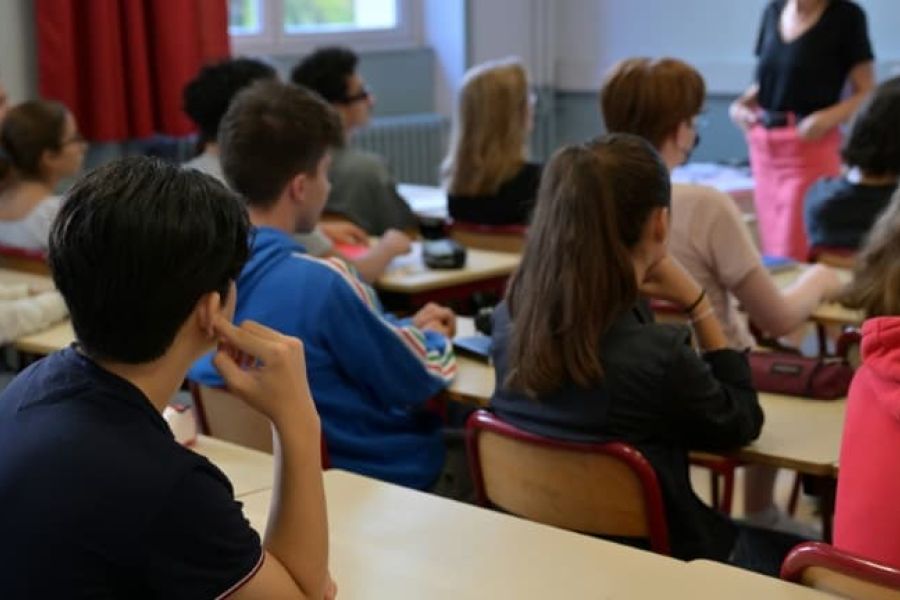 Danemark : l’intelligence artificielle bientôt autorisée au baccalauréat, une révolution scolaire