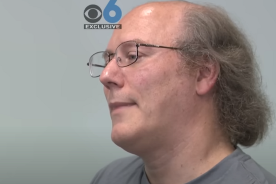 États-Unis : un homme avoue à la télévision le meurtre de ses parents, choc et incompréhension