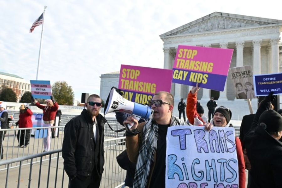 États-Unis : la Cour suprême face aux traitements de transition aux mineurs transgenres