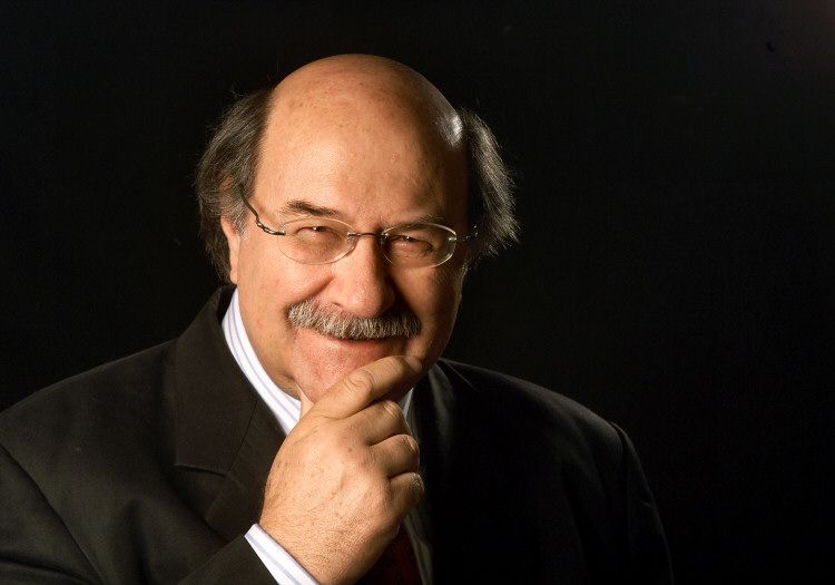 OMONDO CULTURE - L'écrivain chilien Antonio Skarmeta s'éteint à 83 ans, laissant un héritage littéraire majeur