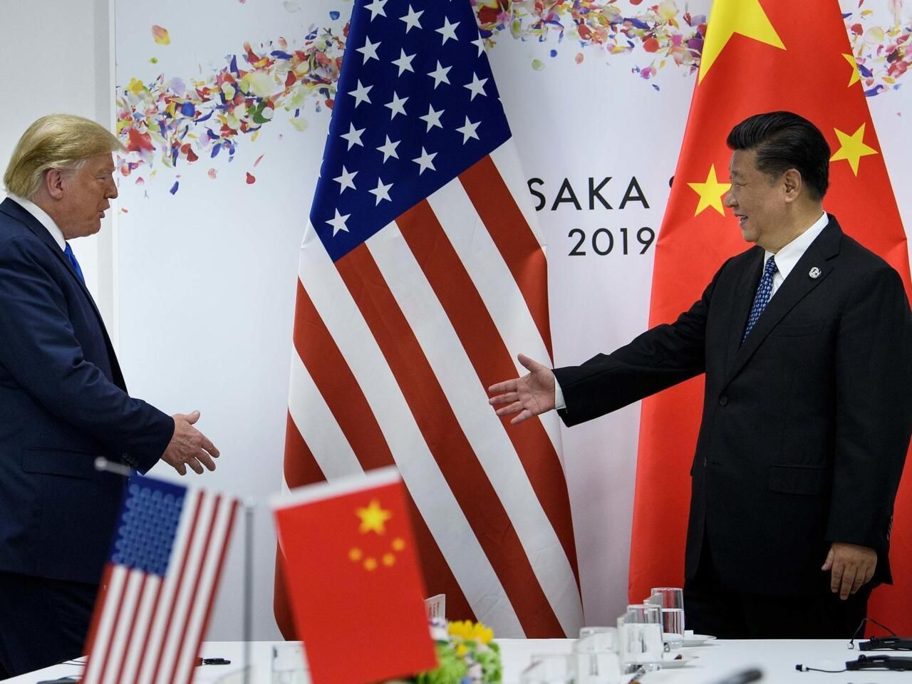 Trump et l'augmentation des droits de douane : un nouveau chapitre dans la guerre commerciale mondiale