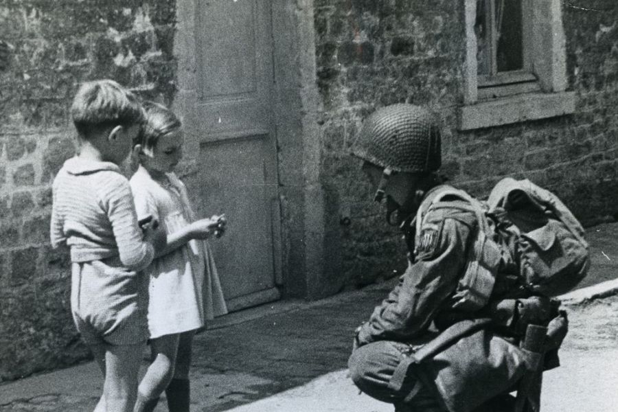 Le conflit actuel entre Israël et le Hamas soulève des questions cruciales sur les limites éthiques et légales des actions militaires dans un contexte démocratique.