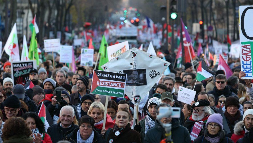 OMONDO SOCIÉTÉ - Paris : des manifestants pro-palestiniens dégradent un McDonald’s et un Starbucks