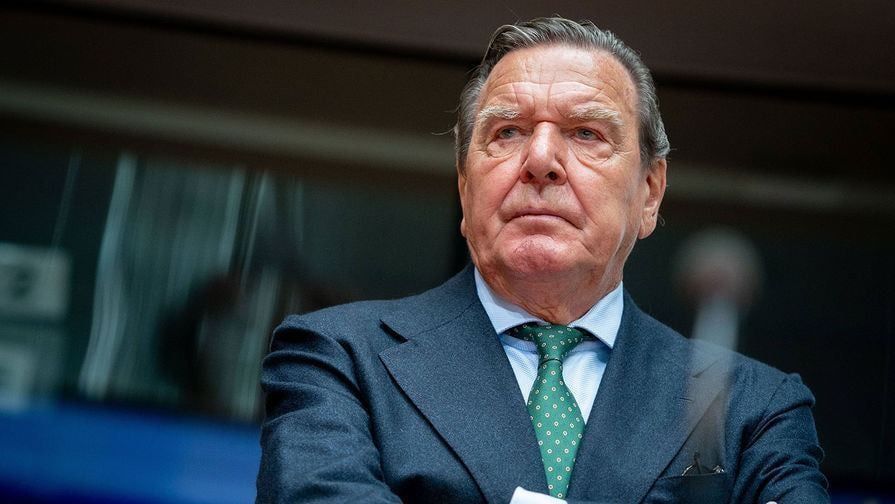 L'ancien chancelier allemand Gerhard Schröder hospitalisé pour "burn-out sévère"