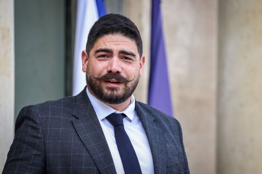 «Je rappelle que l’État prélève plus que tous les pays de l’OCDE» : le tacle de Guillaume Kasbarian avant de laisser sa place à la Fonction publique