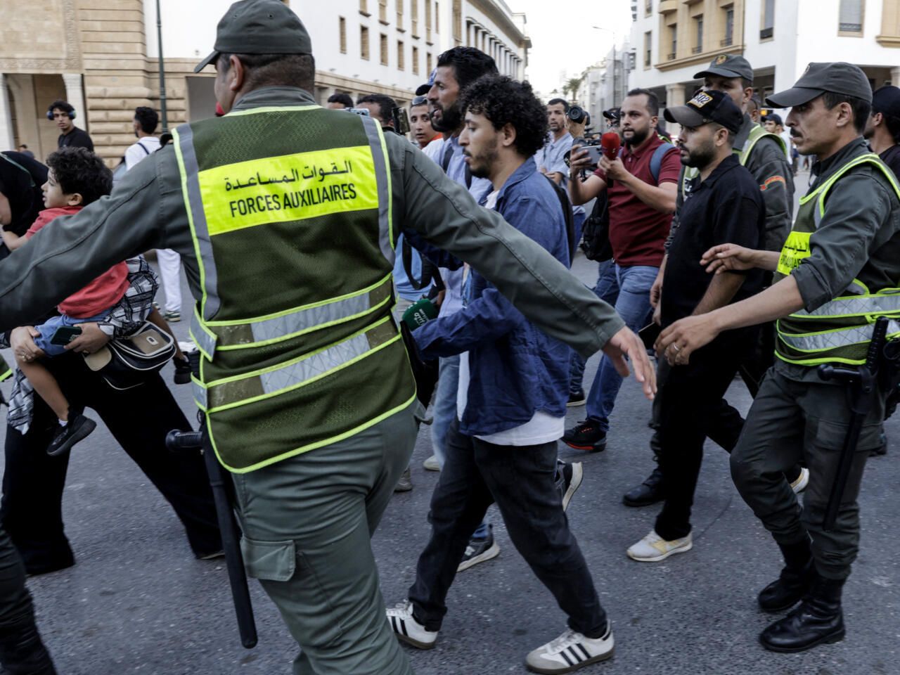 Maroc en tensions : violences sociales et révolution silencieuse pour la santé et l'éducation