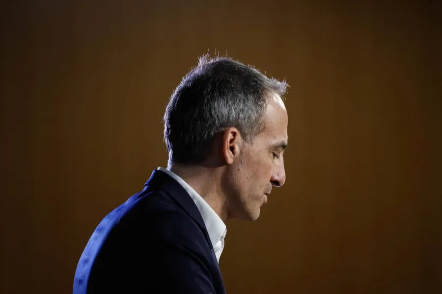 Raphaël Glucksmann et le défi de l'union : Peut-il incarner la troisième voie sociale-démocrate pour 2027 ?