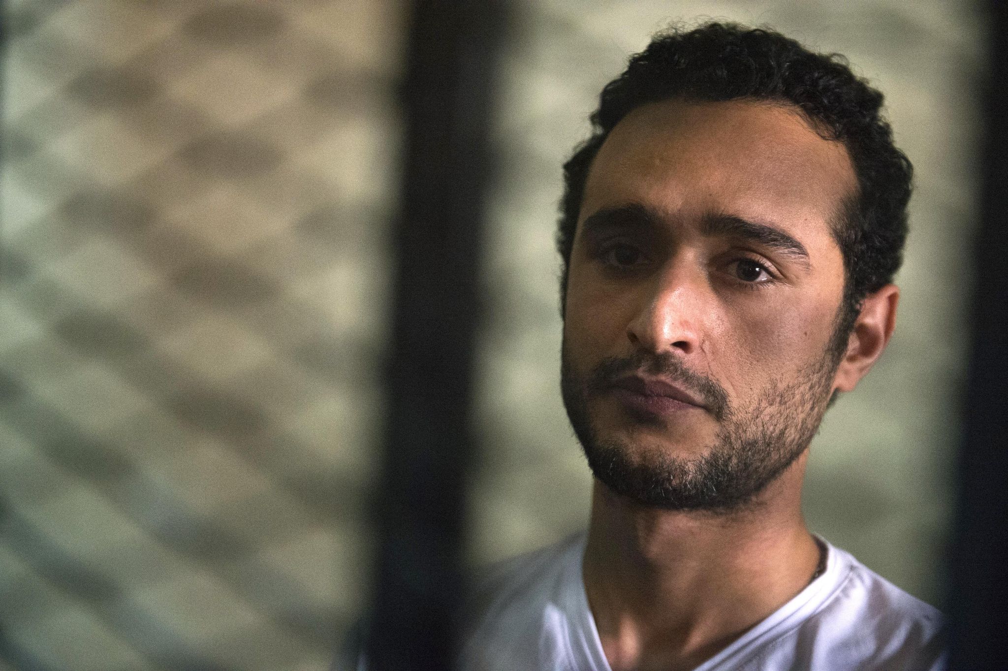 Égypte – L’opposant Ahmed Douma inculpé pour diffusion de fausses informations sur X (ex-Twitter) – Enjeux de liberté d’expression et répression politique