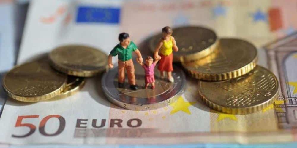 Le Revenu Universel Face à la Stagnation : Utopie ou Nécessité Économique pour Amortir l'Automatisation ?