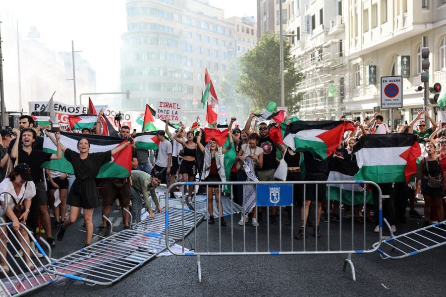 Manifestations pro-palestiniennes perturbent le Tour d’Espagne, une nouvelle donne politique