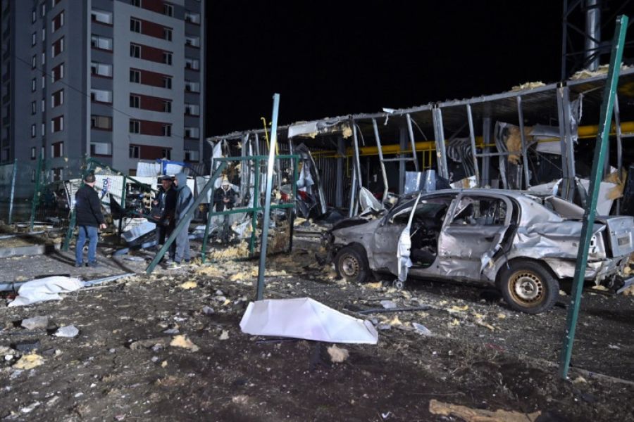 Ukraine : frappes russes sur Kharkiv, deux morts et un hôpital touché