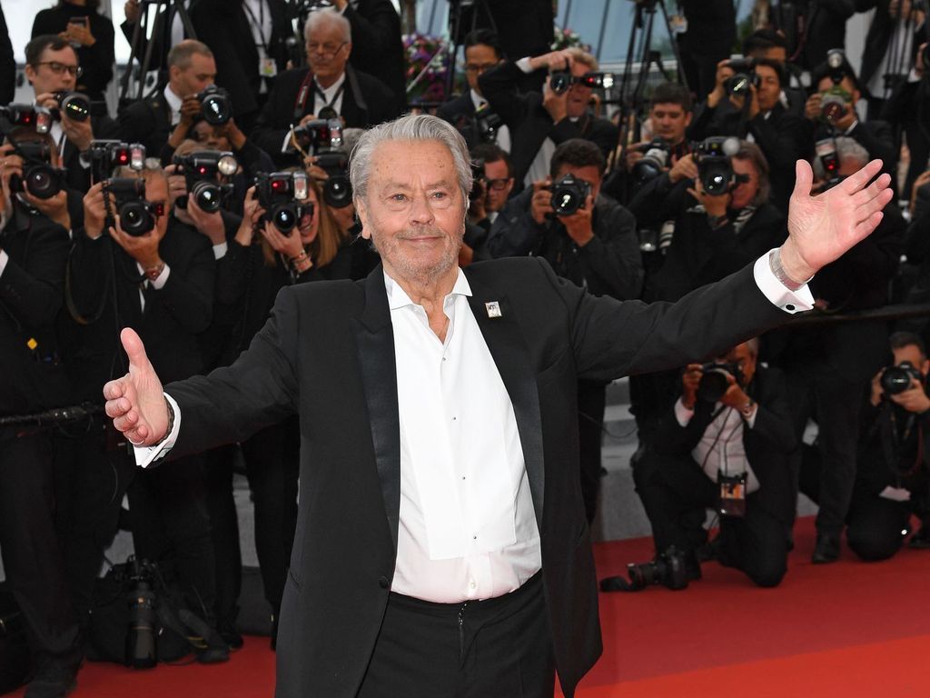 Hommage à Alain Delon - Une Icône Mondiale du Cinéma