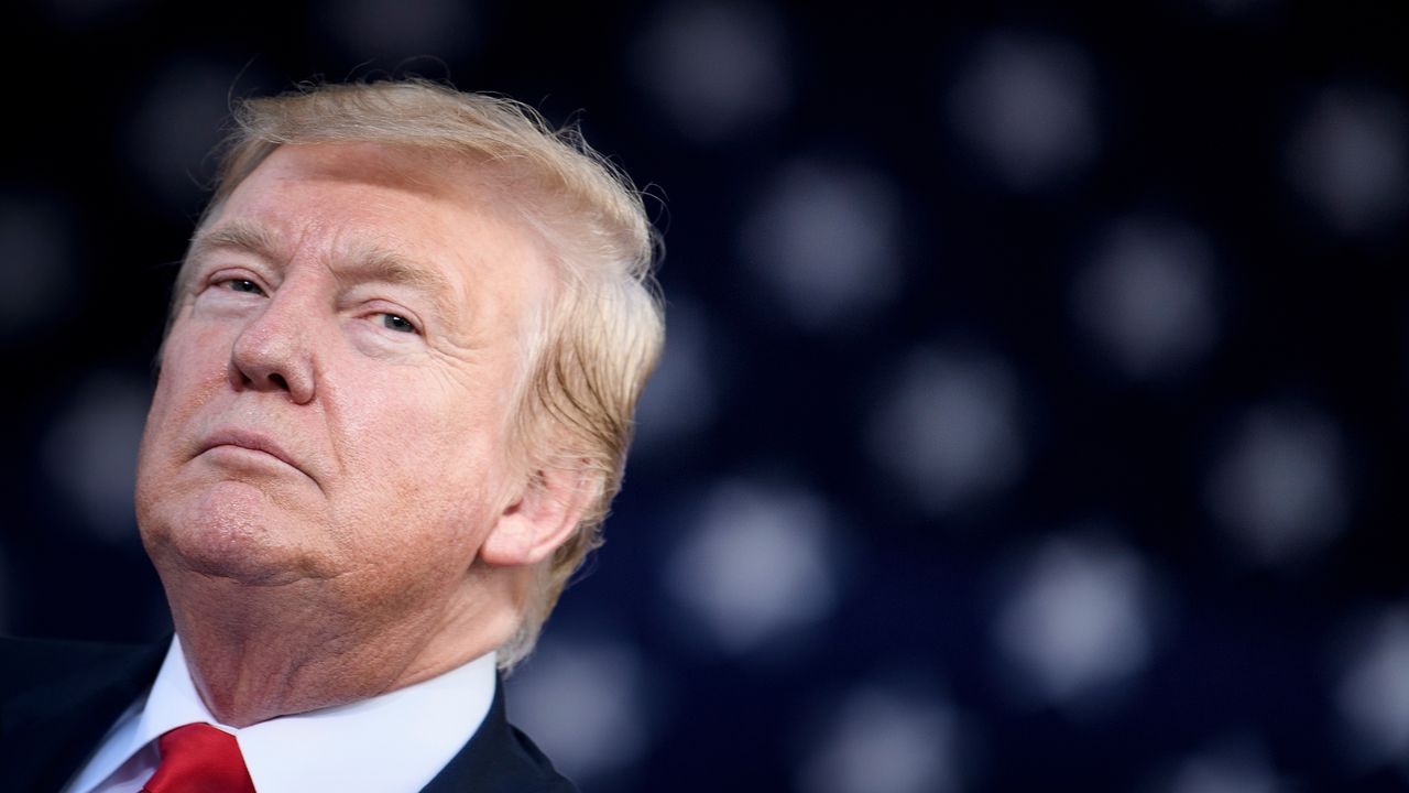 COVID-19 : Trump met fin à la protection du Dr. Fauci, tensions post-pandémie