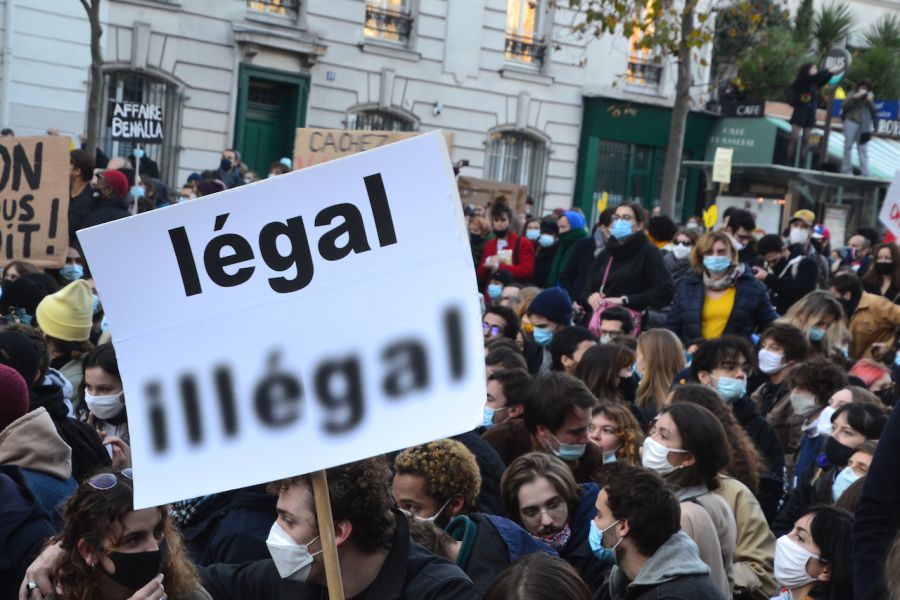 Loi "Sécurité Globale 2.0" : Les Clauses Contestées et l'Avenir des Libertés Publiques en France – Décryptage Juridique.