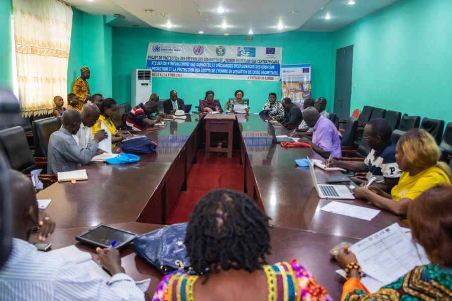 Constitution : France 2025 – Appels pressants à la création d’une Sixième République pour sortir de la crise