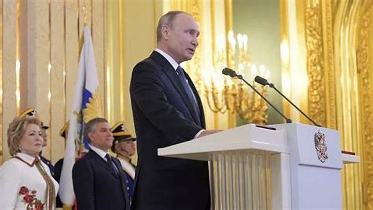 Cérémonie d’investiture du président  Vladimir Poutine, petits boycotts dans une grande fête à Moscou.