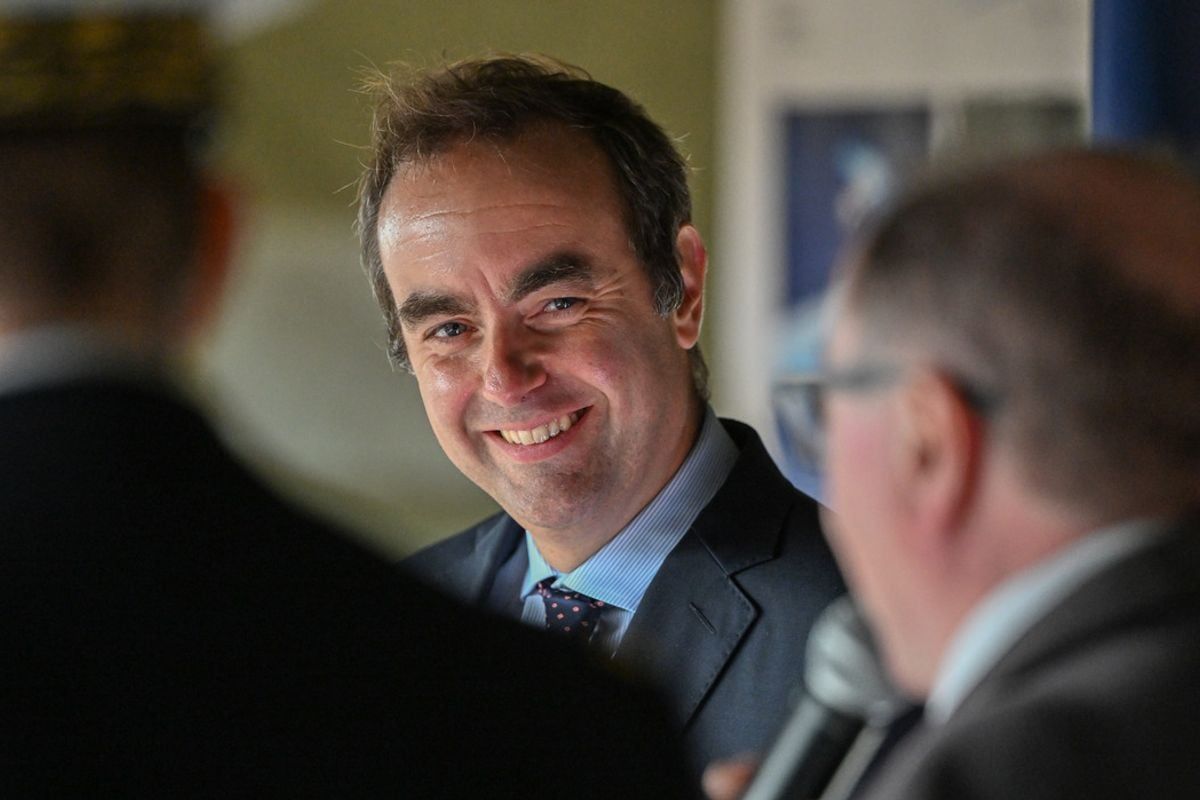 Sébastien Lecornu, nouveau Premier ministre, cherche à enterrer la hache de guerre sociale pour stabiliser Matignon