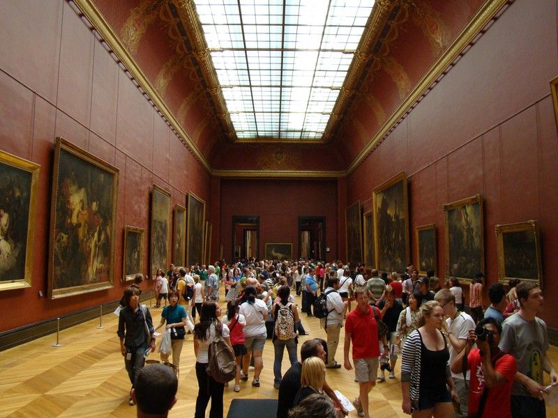 À Paris, New York, Londres ou Madrid, comment les musées s’adaptent au défi du sur-tourisme