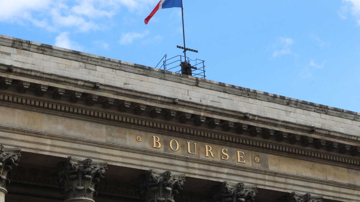 Bourse de Paris : Le CAC 40 reste sur la réserve face aux incertitudes monétaires mondiales