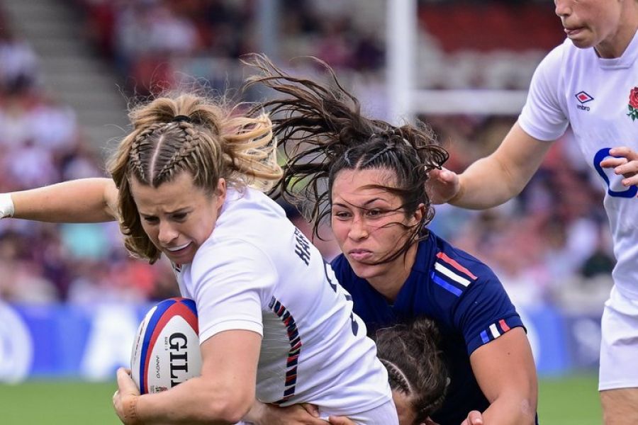RUGBY FÉMININ. Angleterre-France : la fierté des Bleues, leur manque de puissance... Les tops et flops de la défaite française à Twickenham. L'équipe de France a-t-elle les armes pour rivaliser avec les meilleures nations ?