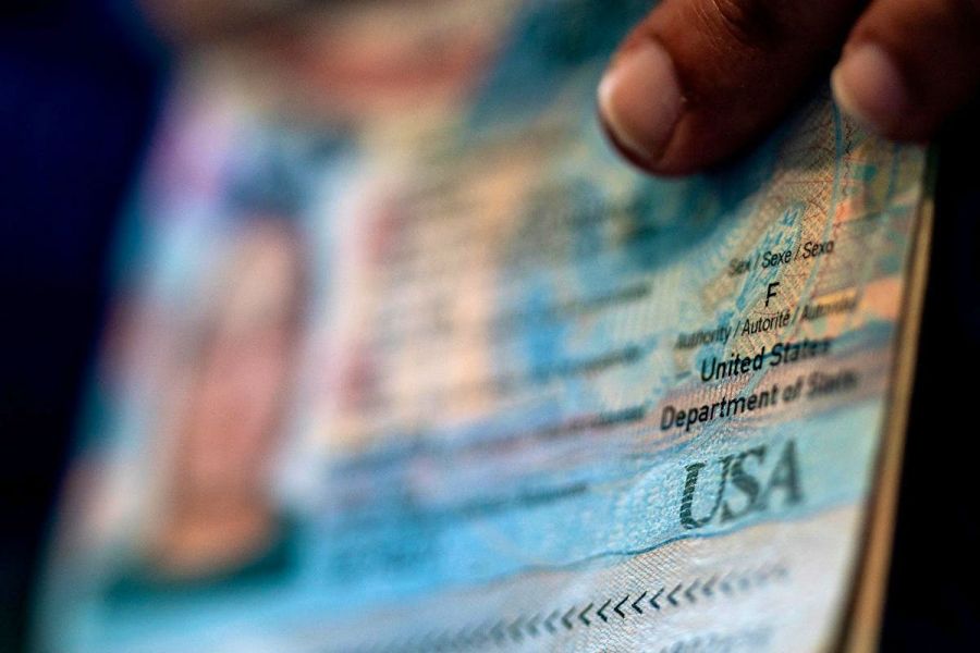 Passeport « X » : le genre non-binaire au cœur du bras de fer États-Unis/Canada