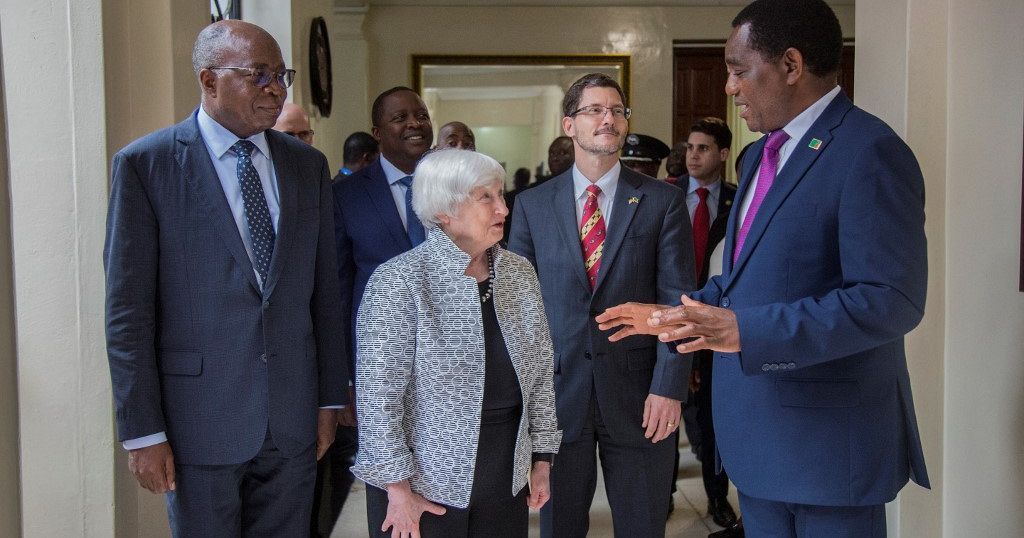 LA ZAMBIE ENTAME DES NÉGOCIATIONS POUR RESTRUCTURER SA DETTE