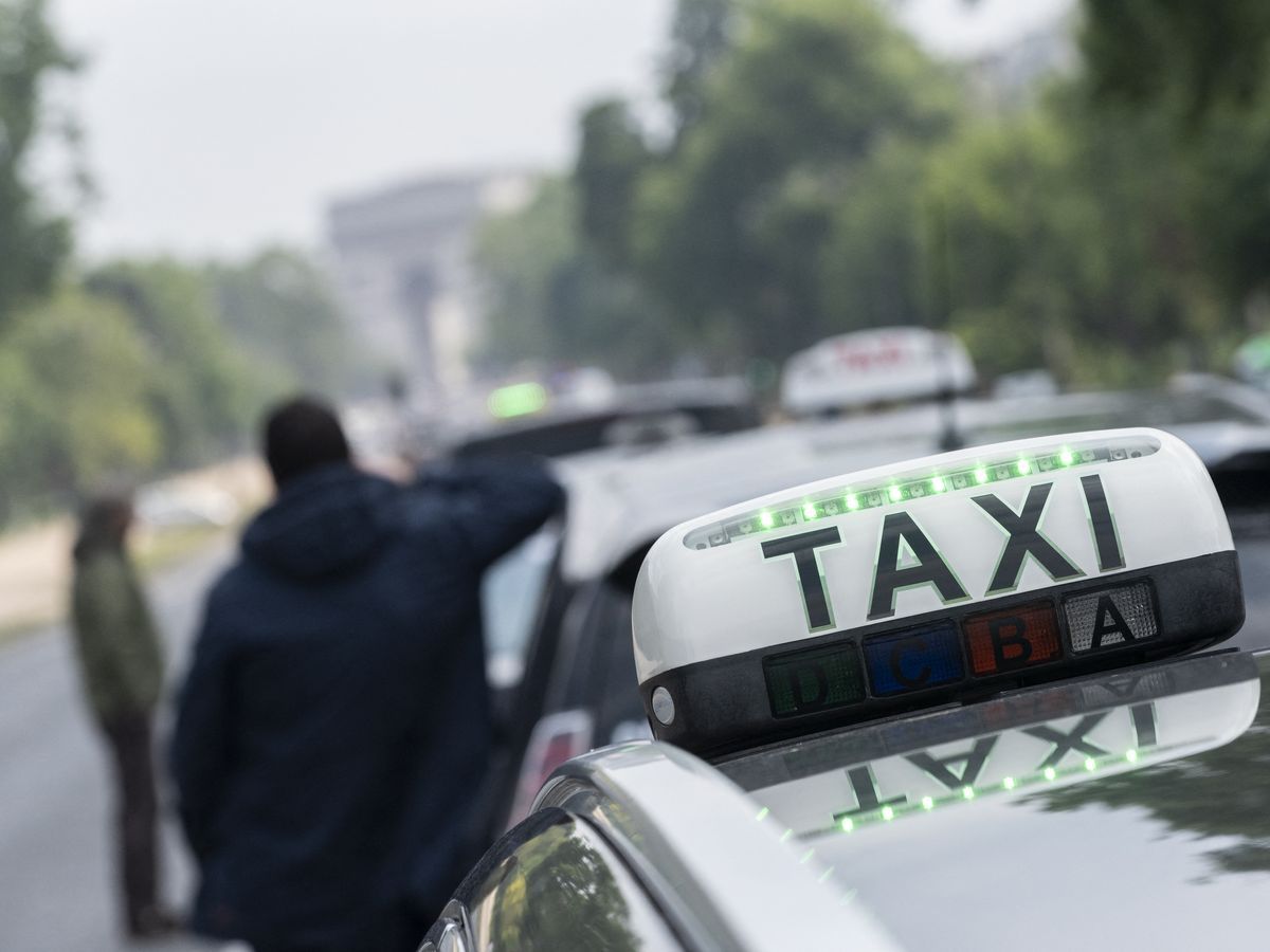 Colère des taxis : la réforme du transport médical met la profession en ébullition et révèle la crise du secteur