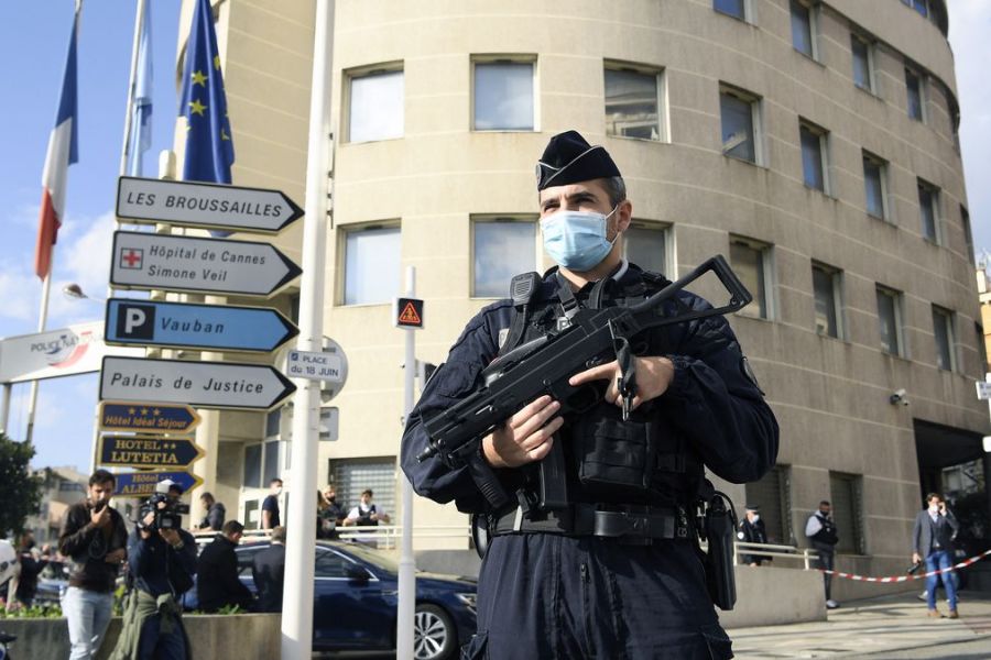 Policiers attaqués au couteau à Cannes en 2021 : l'état psychiatrique de l'assaillant toujours en question