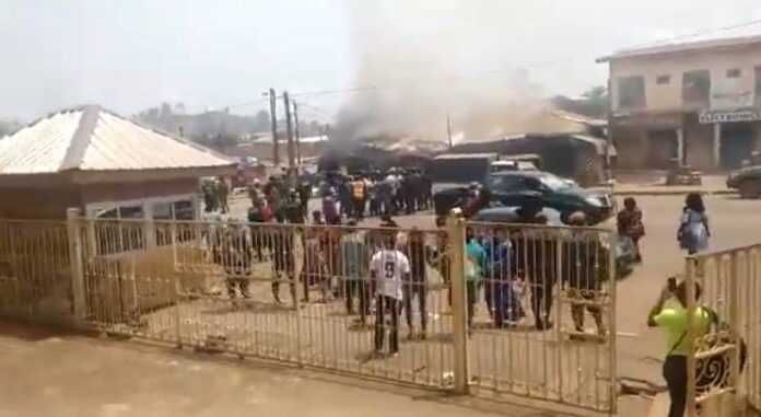 Neuf morts dans une attaque meurtrière à Bamenyam : Le Cameroun confronté à la violence persistante