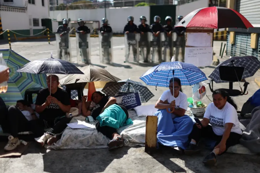 Le Venezuela libère 379 prisonniers politiques : Manœuvre de survie ou véritable printemps de Caracas ?