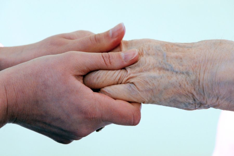 Fin de vie : L’aide à mourir franchit une étape clé à l’Assemblée nationale