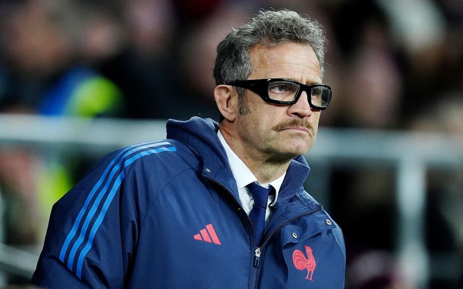 Fabien Galthié en Angleterre : un soutien stratégique et symbolique clé pour les Bleues à la Coupe du Monde féminine 2025