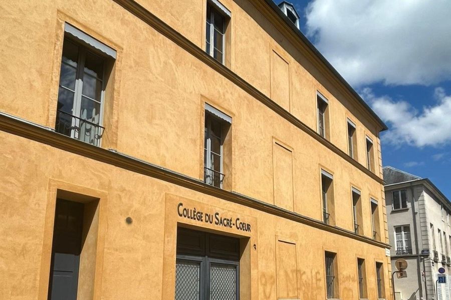 Climat délétère dans les collèges, enquête sur les tensions à Versailles