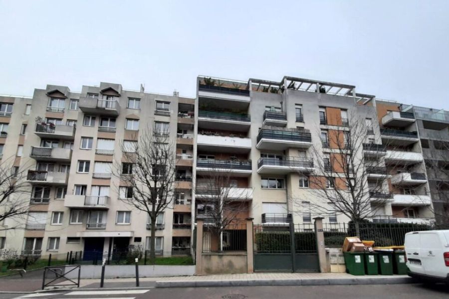 Hauts-de-Seine : une prostituée poignardée à mort dans un appartement, cinq personnes en garde à vue