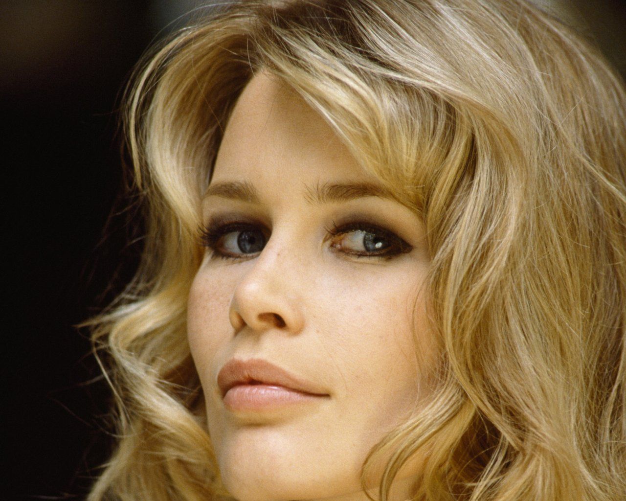 Les Supermodels - Des Icônes Éternelles : Claudia Schiffer, la Légendaire Beauté Allemande