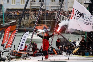 Vendée Globe : Foule immense et larmes d'émotion pour l'arrivée triomphale de Violette Dorange. Un exploit !