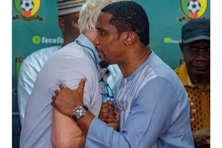 Samuel ETO'O, devant Marc Brys