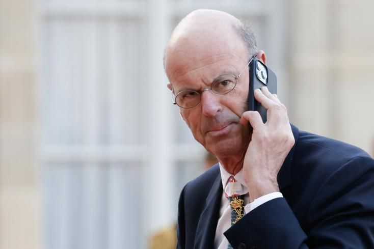 Droits de douane : la France revoit en baisse sa prévision de croissance pour 2025