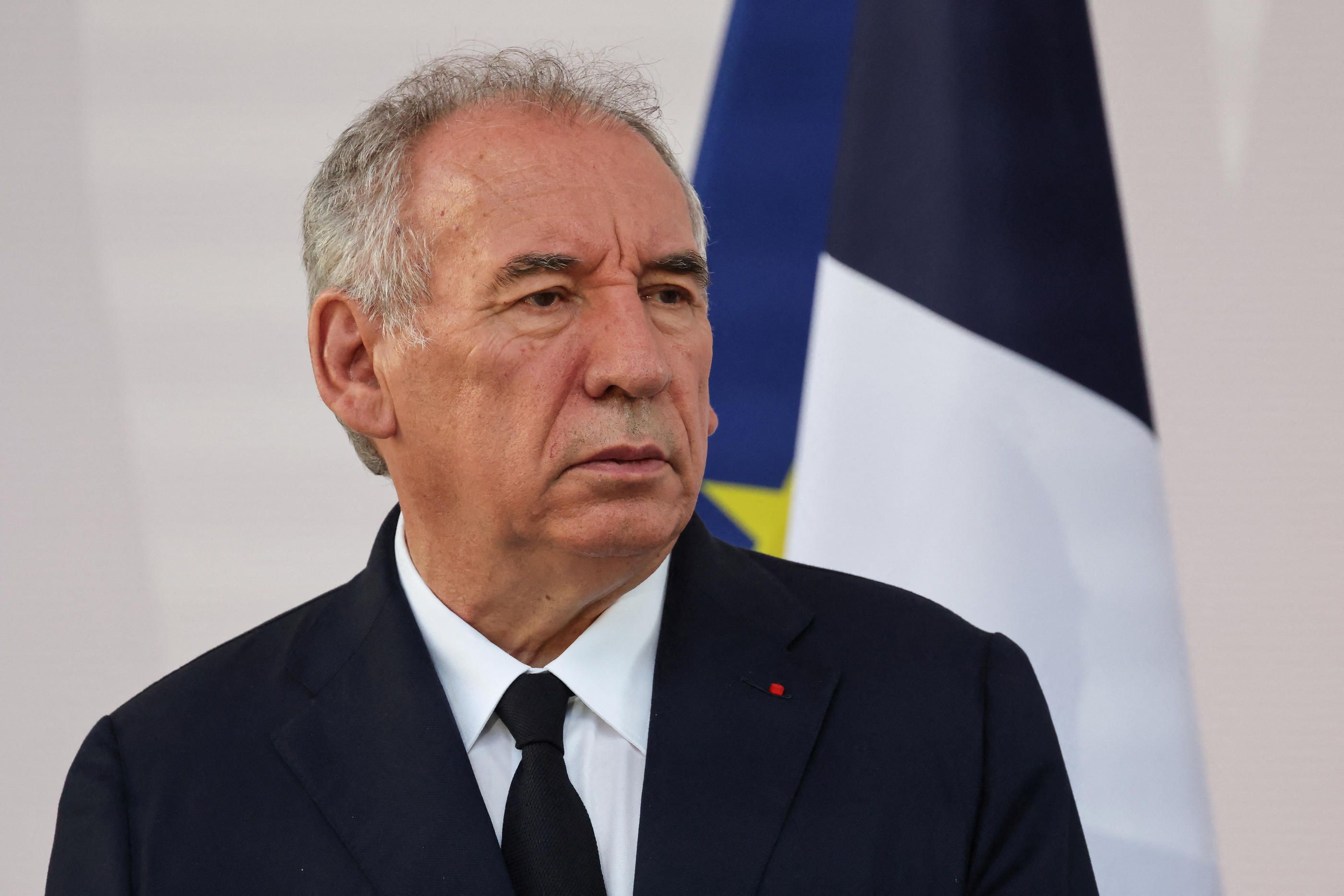 François Bayrou accusé de rompre ses engagements sur la pauvreté