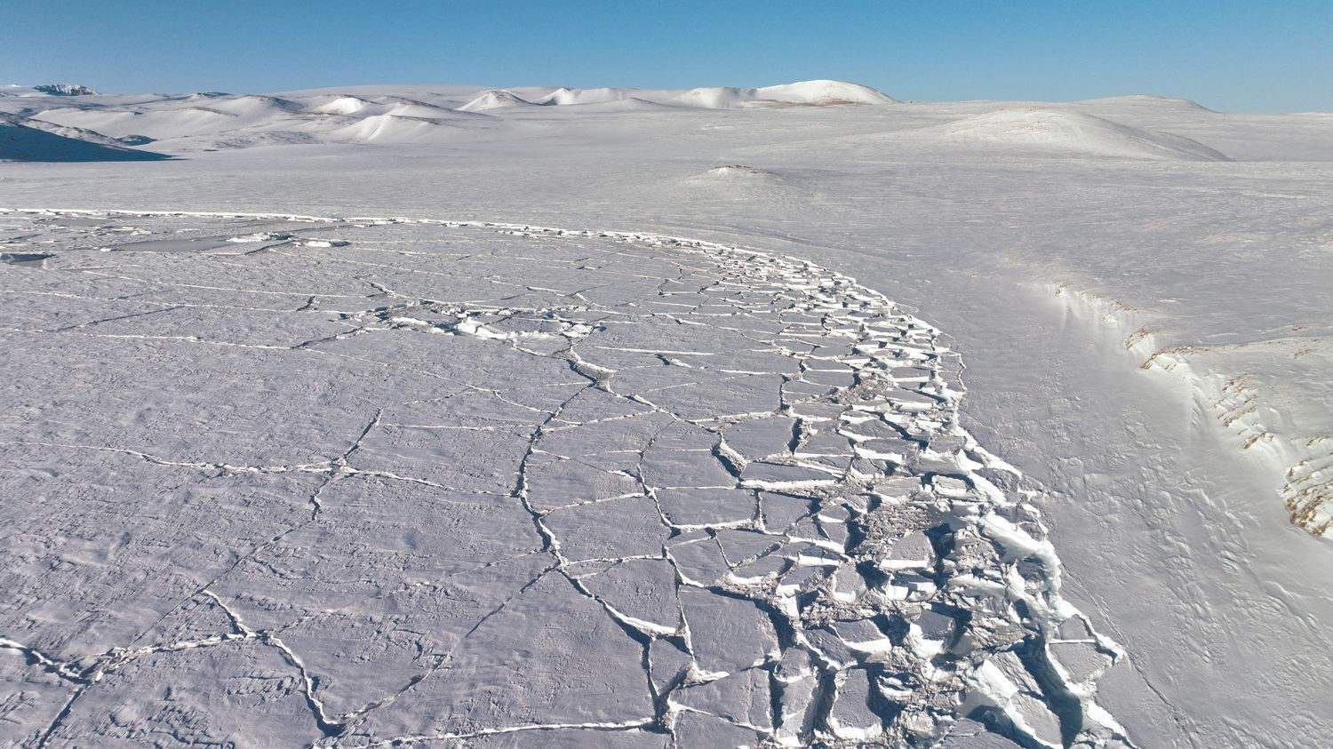 Arctique : le pic de la banquise au plus bas jamais mesuré par les satellites