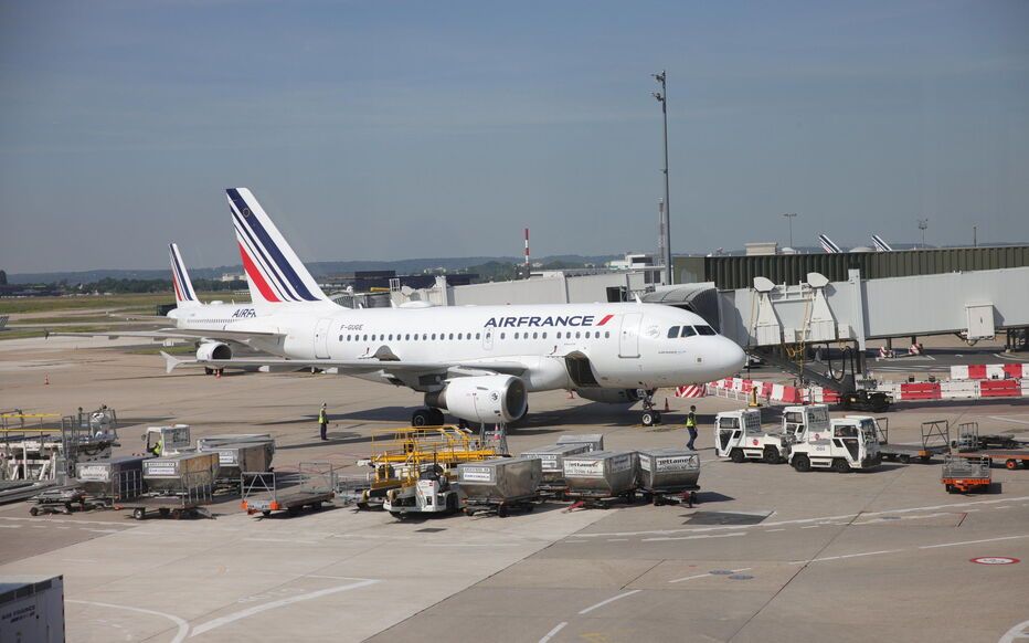 La France accueille 115 personnes évacuées de Gaza à Orly : solidarité et diplomatie humanitaire