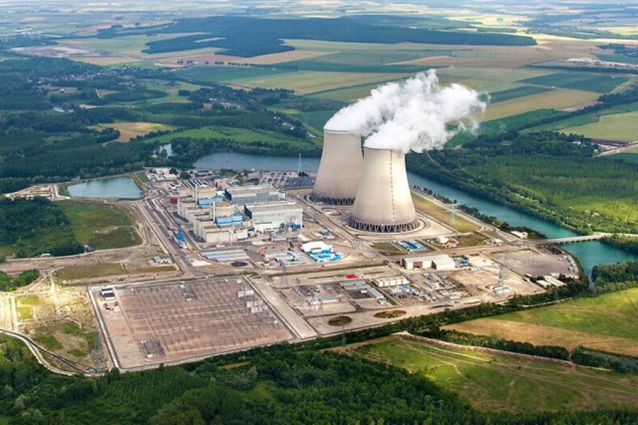 Déchets nucléaires et recyclage automobile : où va l’Europe dans sa transition écologique ?