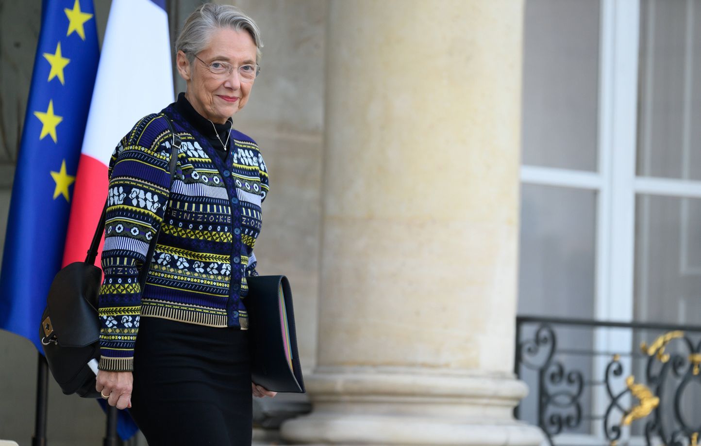 Controverse à Mayotte : Élisabeth Borne face aux critiques lors de son déplacement