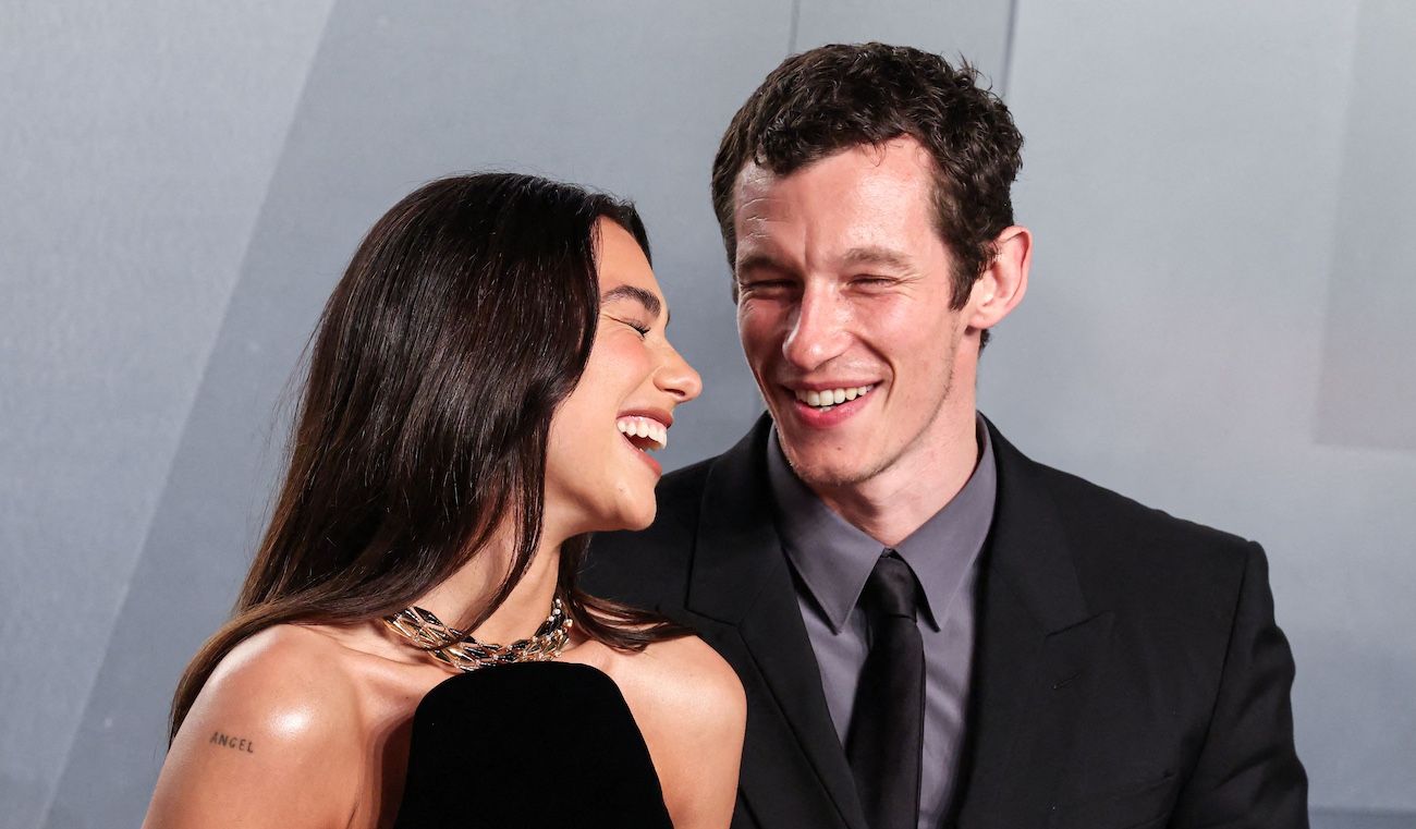DUA LIPA & CALLUM TURNER La féerie d'une cérémonie estivale entre le Royaume-Uni et l'Italie