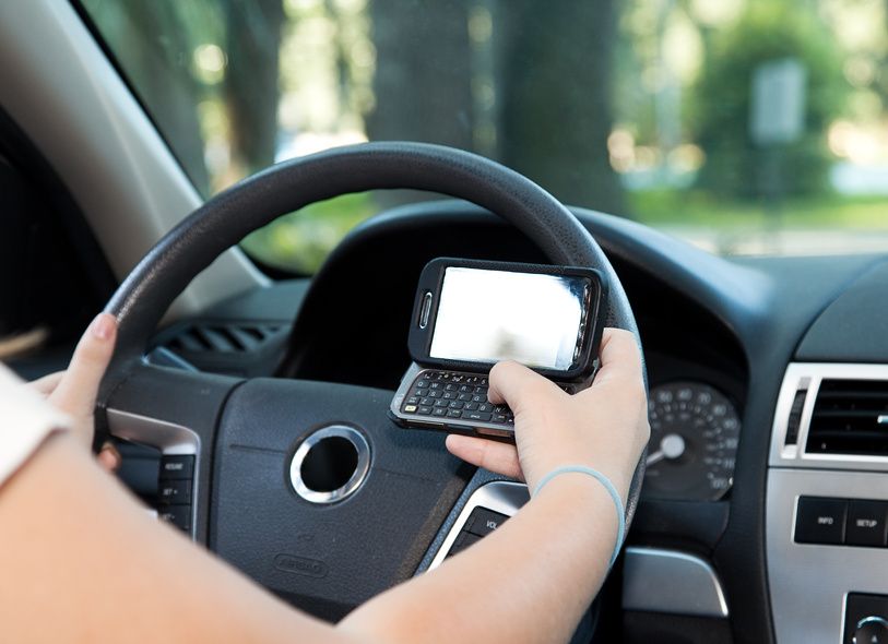 OMONDO SÉCURITÉ - 8 Français sur 10 admettraient utiliser leur portable au volant
