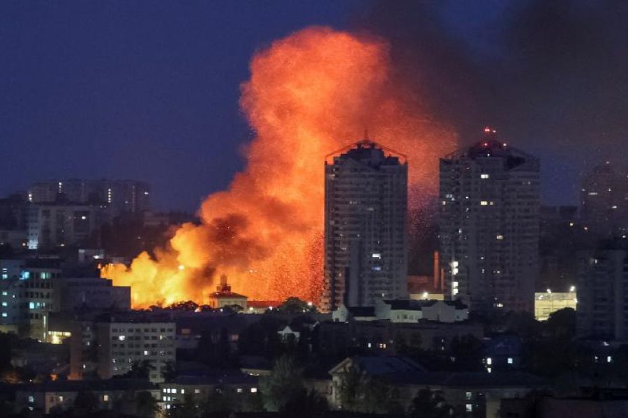 Conflit Ukraine 2025 : Kiev sous le feu d’une attaque militaire massive – Analyse approfondie